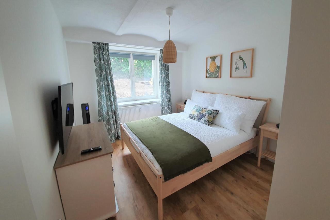 Pb Ferienwohnungen - Fewo 1 - Stilvoll Eingerichtetes Apartment Im Herzen Senftenbergs Eksteriør billede